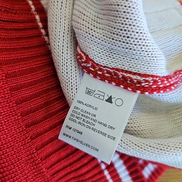 NWT Tipsy Elves Women's Size Small Canada Canadian Maple Leaf Vneck Sweater - Picture 11 of 11